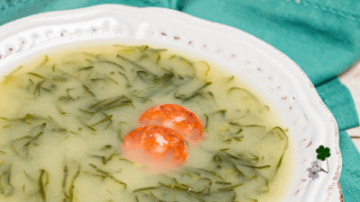 Traditional Portuguese caldo verde soup with kale and chouriço – European Portuguese lesson with the recipe in English and Portuguese