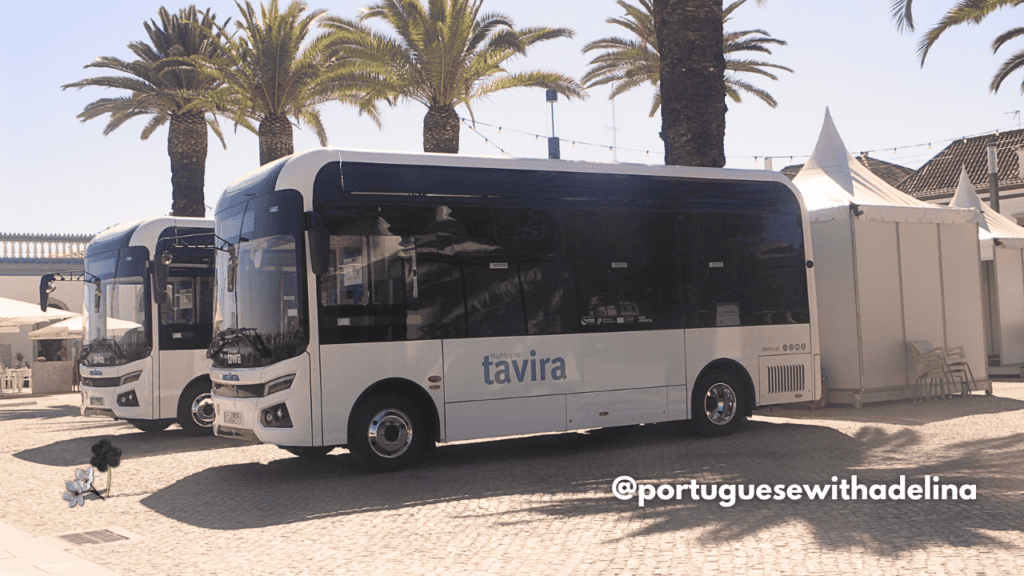 Electric buses parked at a station during Dia Europeu Sem Carros.